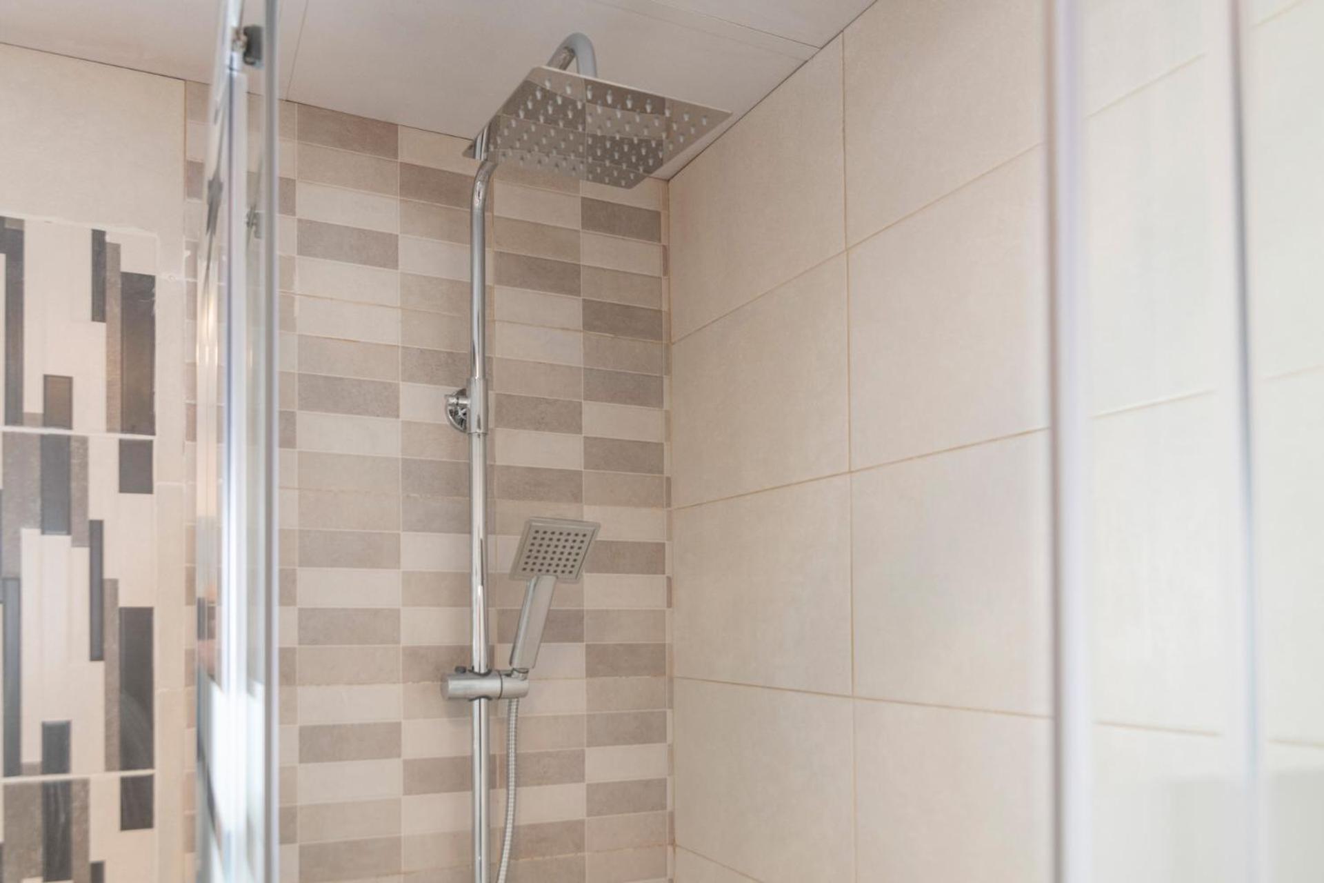 Beetroot, Jedes Zimmer Verfuegt Ueber Smart Tv , Eigenes Bad Mit Regendusche Und Balkon Llucmajor  Bagian luar foto