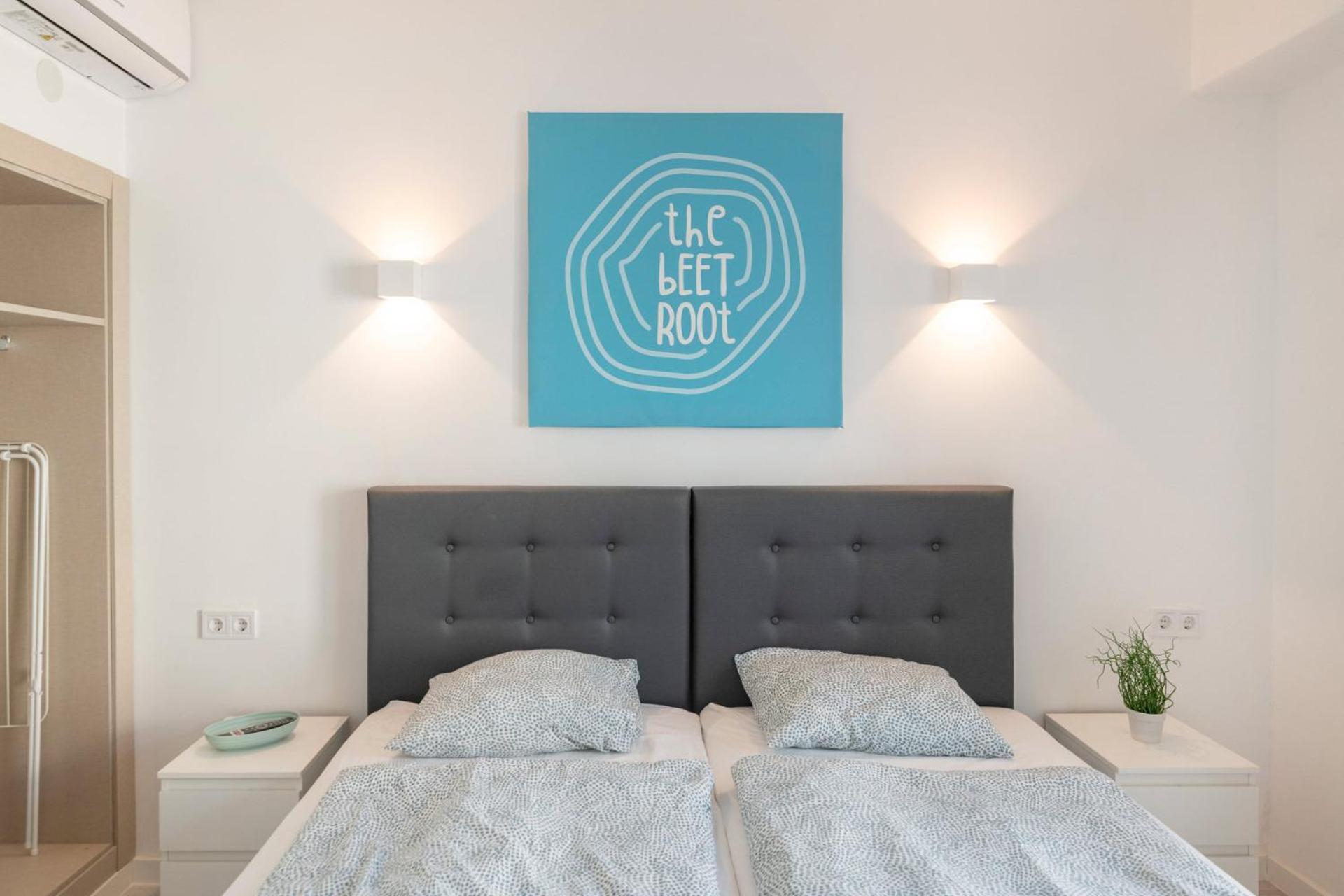 Beetroot, Jedes Zimmer Verfuegt Ueber Smart Tv , Eigenes Bad Mit Regendusche Und Balkon Llucmajor  Bagian luar foto