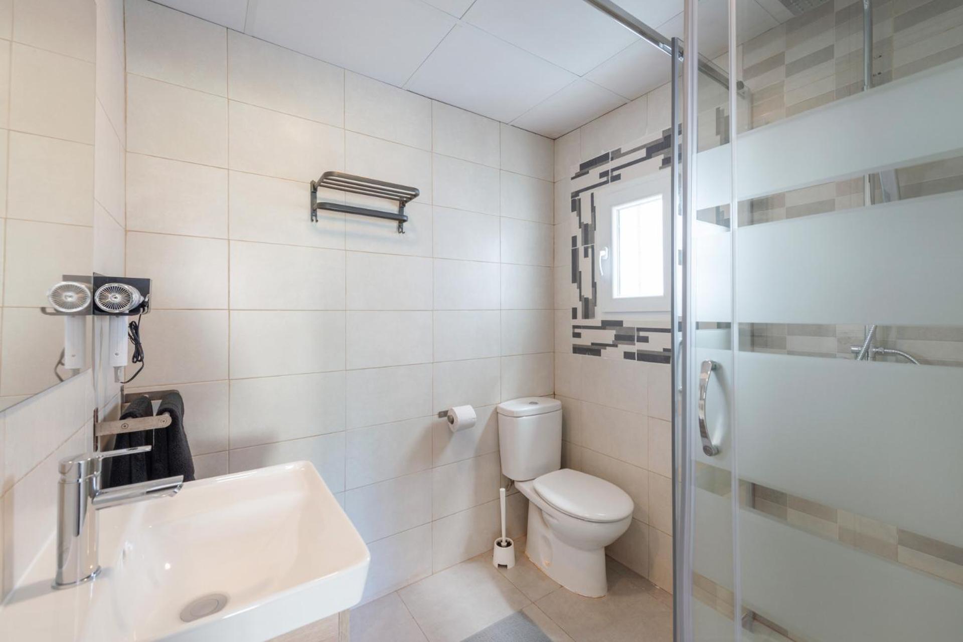Beetroot, Jedes Zimmer Verfuegt Ueber Smart Tv , Eigenes Bad Mit Regendusche Und Balkon Llucmajor  Bagian luar foto