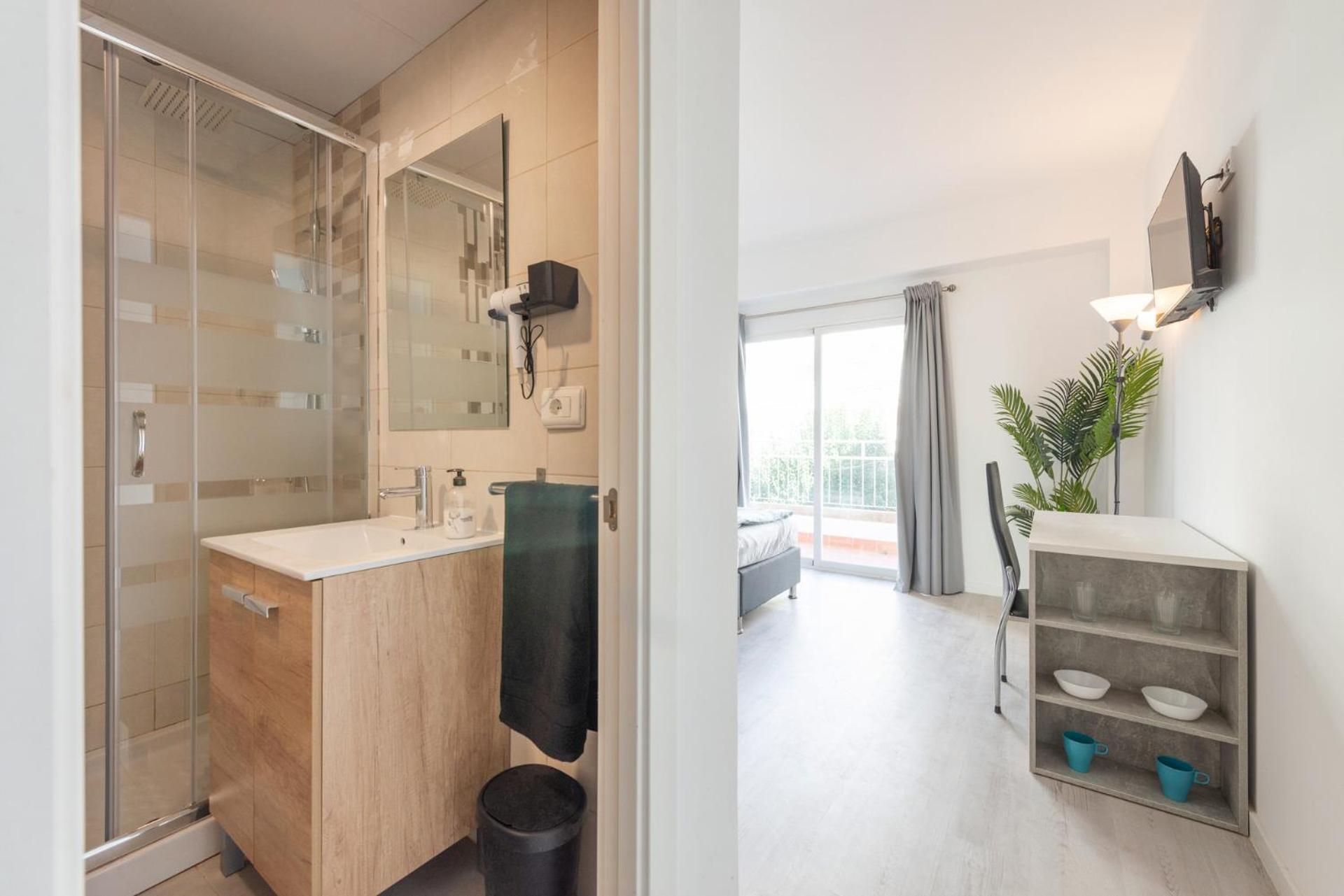 Beetroot, Jedes Zimmer Verfuegt Ueber Smart Tv , Eigenes Bad Mit Regendusche Und Balkon Llucmajor  Bagian luar foto