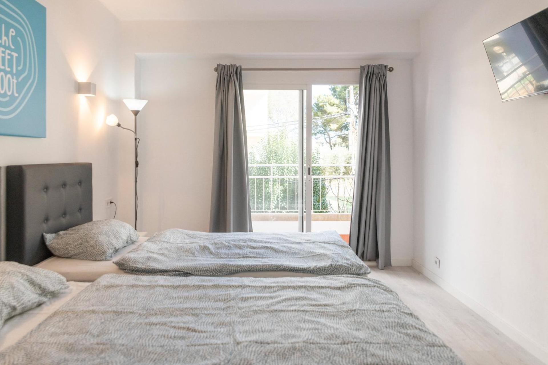 Beetroot, Jedes Zimmer Verfuegt Ueber Smart Tv , Eigenes Bad Mit Regendusche Und Balkon Llucmajor  Bagian luar foto