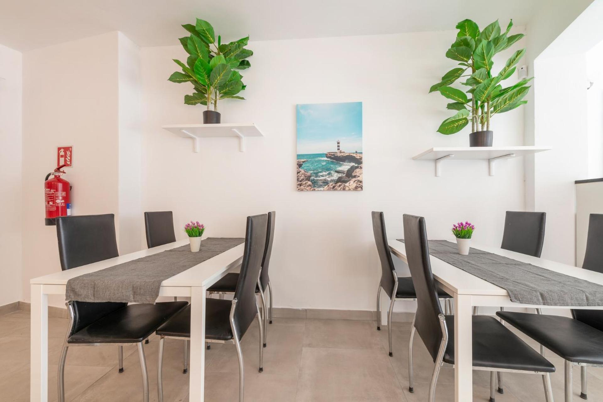 Beetroot, Jedes Zimmer Verfuegt Ueber Smart Tv , Eigenes Bad Mit Regendusche Und Balkon Llucmajor  Bagian luar foto