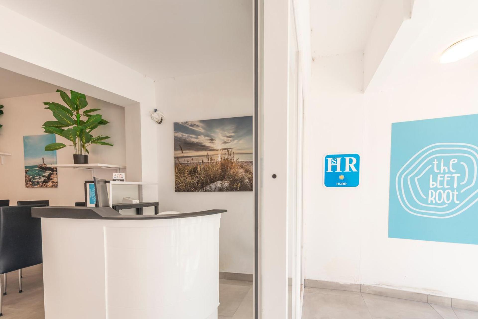 Beetroot, Jedes Zimmer Verfuegt Ueber Smart Tv , Eigenes Bad Mit Regendusche Und Balkon Llucmajor  Bagian luar foto