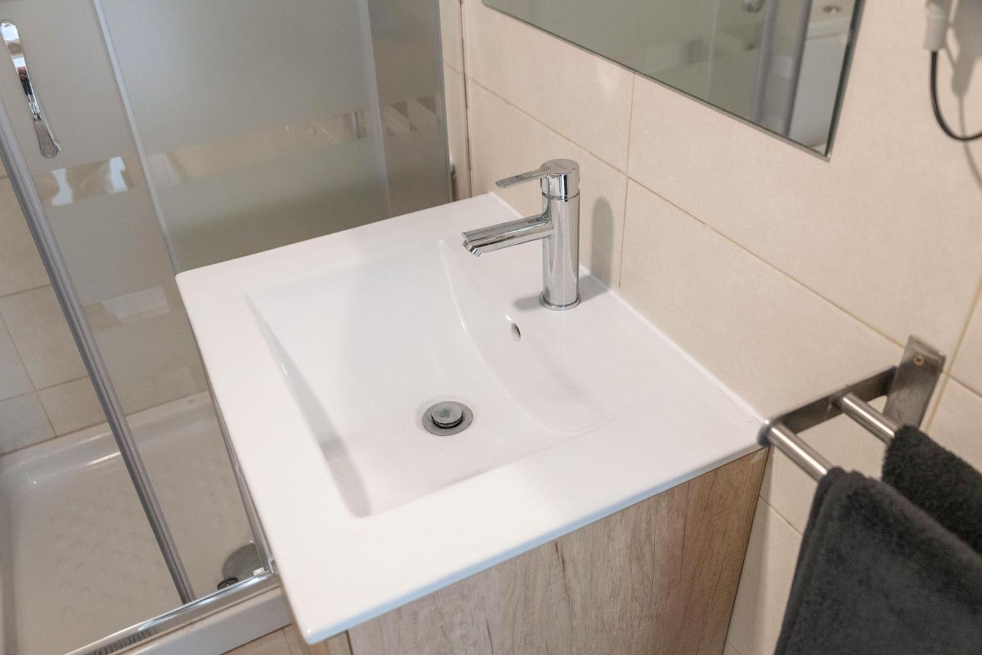 Beetroot, Jedes Zimmer Verfuegt Ueber Smart Tv , Eigenes Bad Mit Regendusche Und Balkon Llucmajor  Bagian luar foto