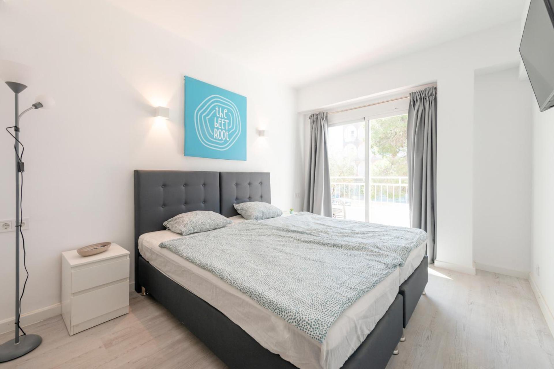Beetroot, Jedes Zimmer Verfuegt Ueber Smart Tv , Eigenes Bad Mit Regendusche Und Balkon Llucmajor  Bagian luar foto